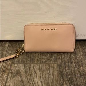 Blush Michael Kors wristlet